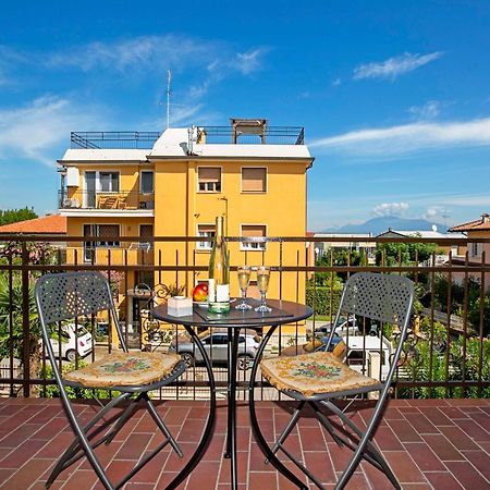 Villa Mimosa - Appartamento 2 Desenzano del Garda Exterior foto