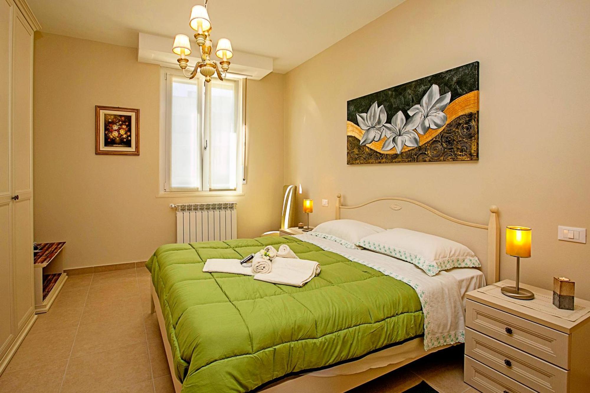 Villa Mimosa - Appartamento 2 Desenzano del Garda Exterior foto